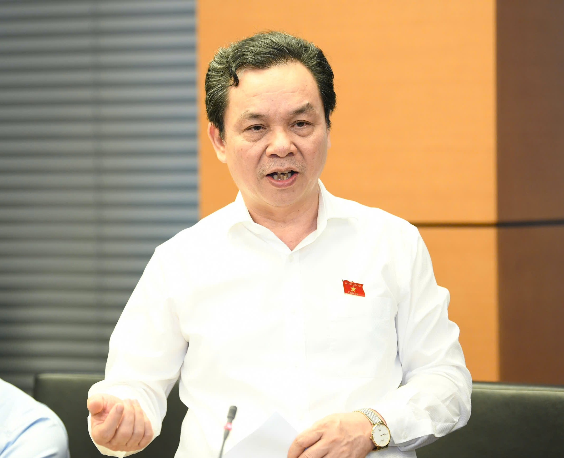 ĐBQH Hoàng Văn Cường