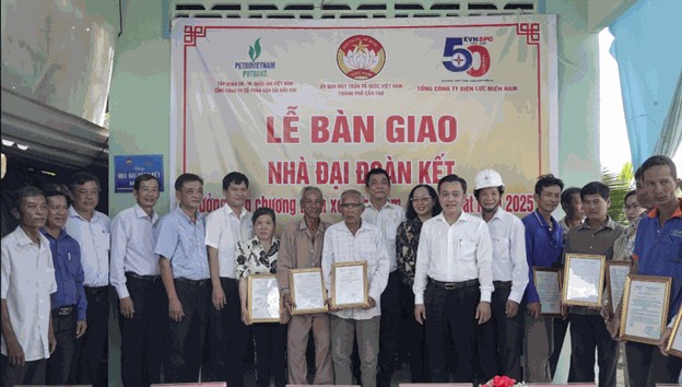 PVTrans bàn giao 200 căn nhà Đại đoàn kết cho các hộ gia đình khó khăn tại Cần Thơ
