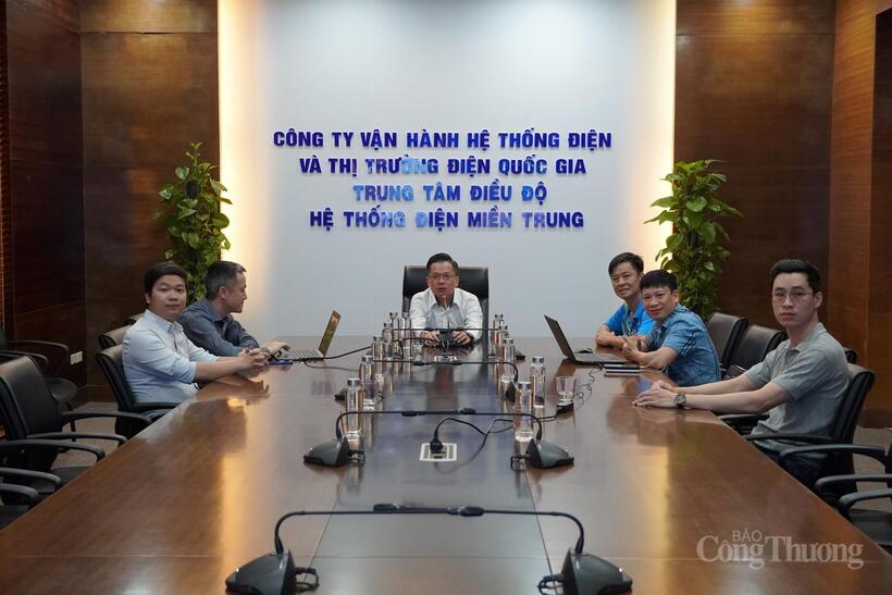 Phó Tổng giám đốc NSMO Nguyễn Quốc Trung chủ trì cuộc họp với Trung tâm Điều độ hệ thống điện miền Trung về đảm bảo cấp điện an toàn, ổn định năm 2025