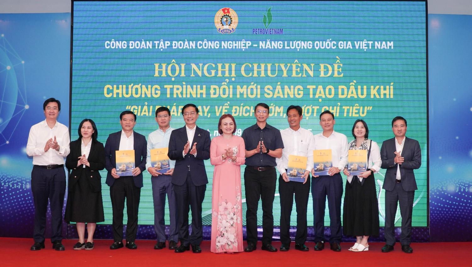 PVFCCo - Phú Mỹ: Tiên phong đổi mới sáng tạo, nâng tầm SXKD và chuyển đổi số PVFCCo Phú Mỹ: Tiên phong đổi mới sáng tạo, nâng tầm SXKD và chuyển đổi số