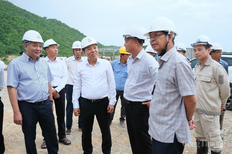 Đoàn công tác đã kiểm tra tình hình thực hiện các dự án nguồn và lưới điện trong Quy hoạch phát triển điện lực quốc gia thời kỳ 2021-2030, tầm nhìn đến năm 2050 điều chỉnh