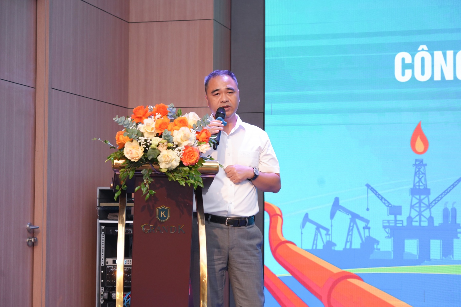 Nâng cao năng lực nghiệp vụ cho cán bộ làm công tác văn thư, lưu trữ tại PVEP