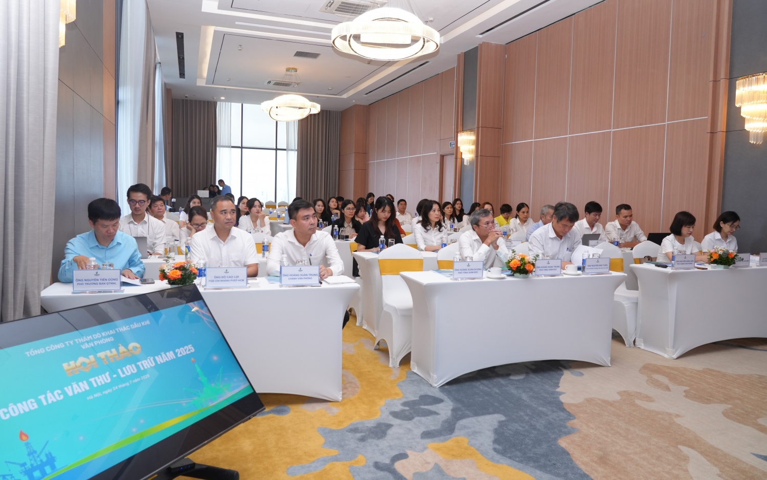 Các đại biểu tham dự Hội nghị