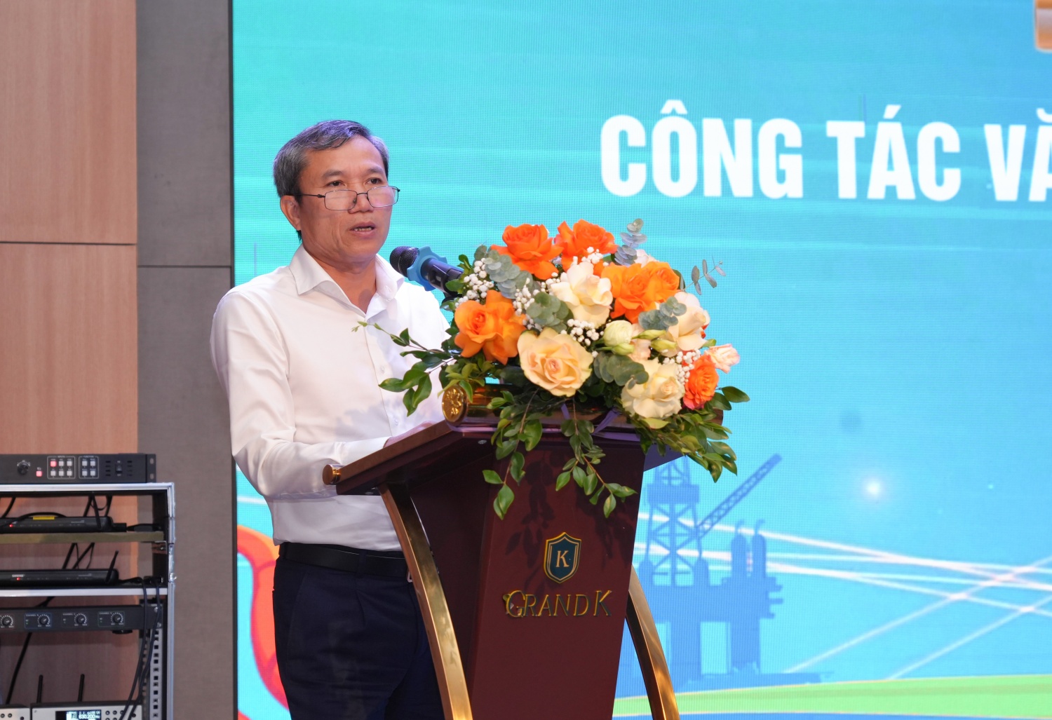 Nâng cao năng lực nghiệp vụ cho cán bộ làm công tác văn thư, lưu trữ tại PVEP