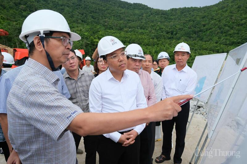 Thứ trưởng Nguyễn Hoàng Long cùng đoàn công tác đã đến thị sát tại dự án Thủy điện tích năng Bác Ái