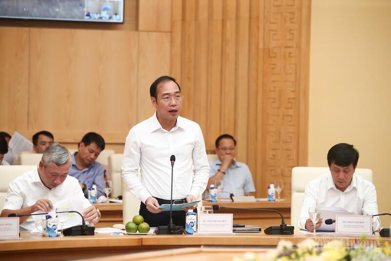 Vụ trưởng Vụ Tổ chức cán bộ Bộ Công Thương Trần Quang Huy đã báo cáo trước Hội nghị về sắp xếp tổ chức bộ máy, hướng dẫn chức năng, nhiệm vụ phân cấp, phân quyền, phân định thẩm quyền