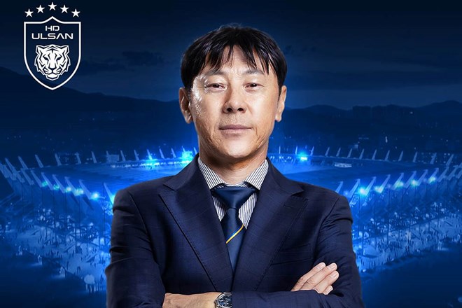Huấn luyện viên Shin Tae-yong dẫn dắt Ulsan Hyundai