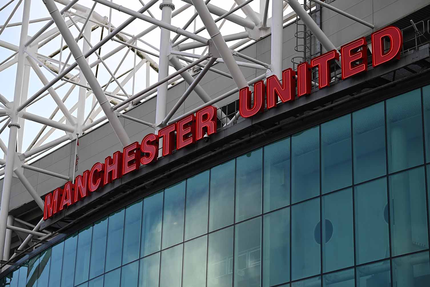 Một mùa hè đầy biến động đang đến với sân Old Trafford. Ảnh: AFP