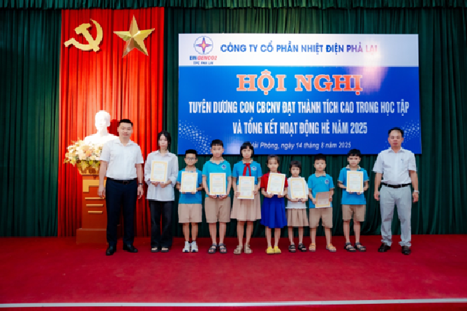 Các cháu đạt giải cấp Tỉnh được khen thưởng