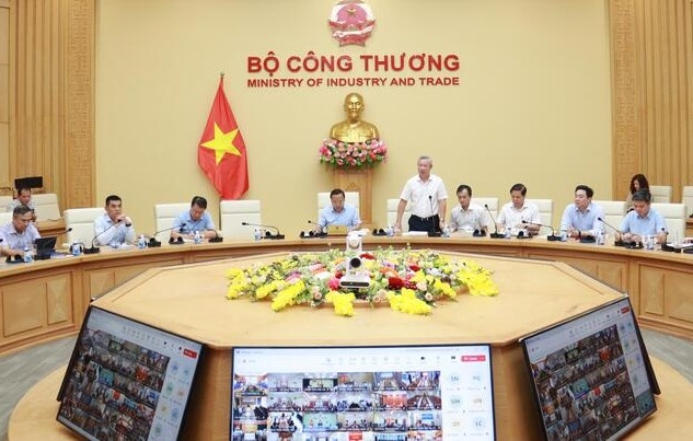 Tháo gỡ vướng mắc, thúc đẩy cơ chế mua bán điện trực tiếp và phát triển năng lượng tái tạo