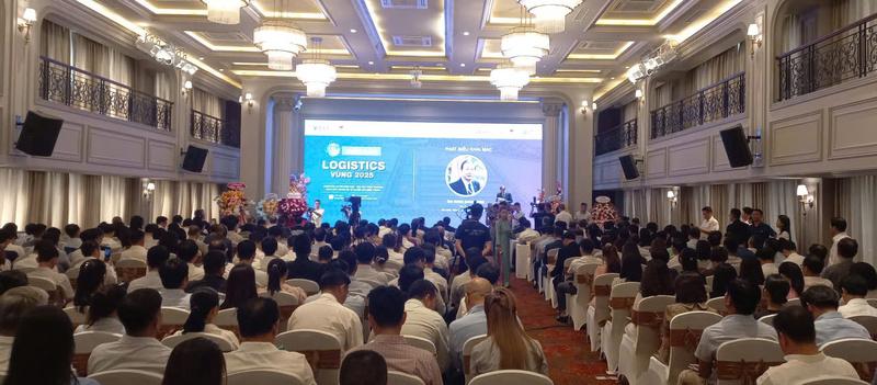 Quang cảnh diễn đàn Logistics Vùng lần thứ VI. Ảnh: Nguyễn Tuấn