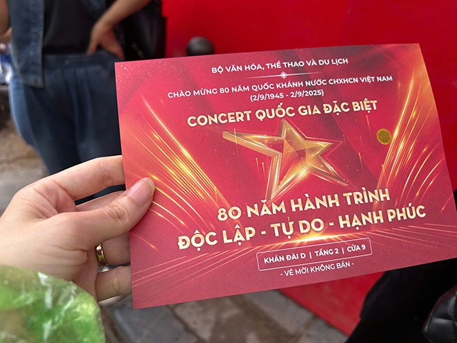 Vé miễn phí concert quốc gia ở Mỹ Đình bị phe vé rao bán 2 triệu đồng