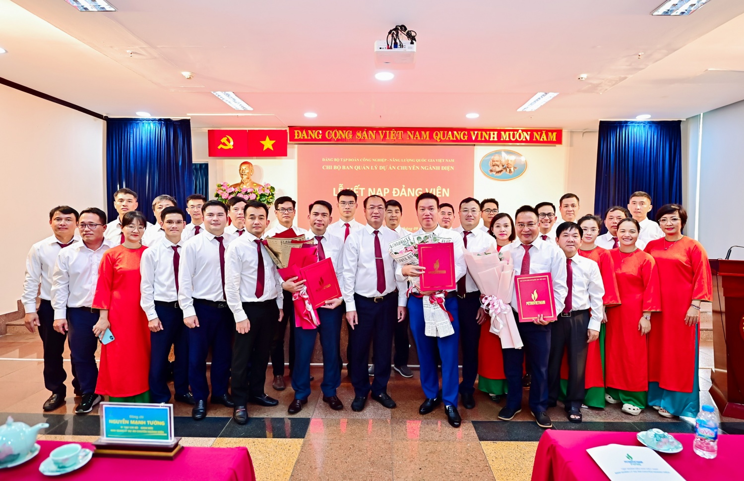 Chi bộ PVPMB tổ chức sinh hoạt chính trị chuyên đề và kết nạp đảng viên mới Chi bộ PVPMB tổ chức sinh hoạt chính trị chuyên đề và kết nạp đảng viên mới