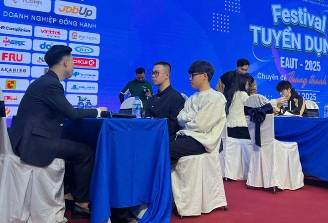 49% lao động căng thẳng tại nơi làm việc