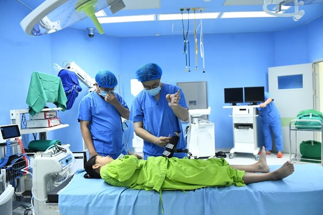 Mức lương bác sĩ nội trú và bác sĩ chuyên khoa năm 2025