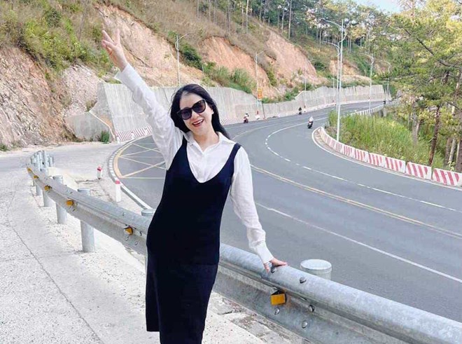 Cách phối đồ đen - trắng giúp chị em nổi bật, thanh lịch