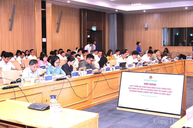 Các đại biểu tham dự hội nghị