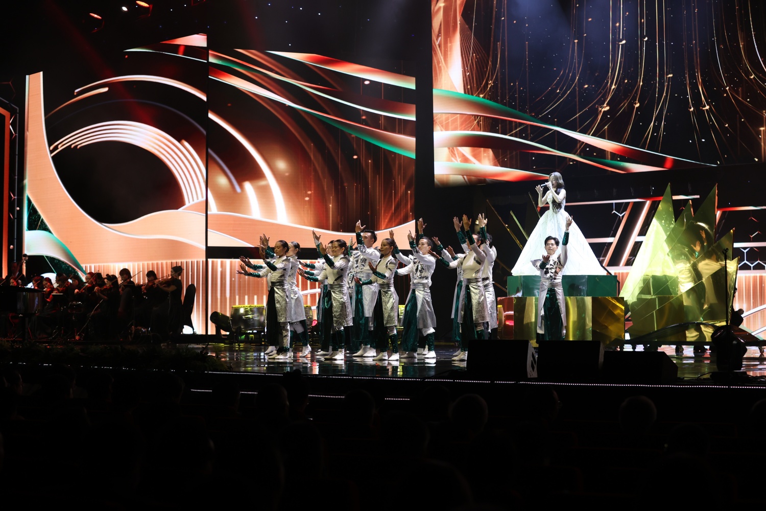 Chương trình nghệ thuật Petrovietnam - Hành trình Giữ lửa di sản, kiến tạo năng lượng quốc gia Chương trình nghệ thuật Petrovietnam   Hành trình Giữ lửa di sản, kiến tạo năng lượng quốc gia