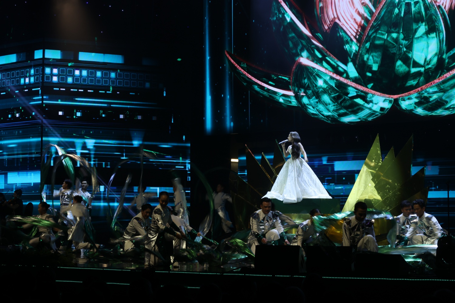 Chương trình nghệ thuật Petrovietnam - Hành trình Giữ lửa di sản, kiến tạo năng lượng quốc gia Chương trình nghệ thuật Petrovietnam   Hành trình Giữ lửa di sản, kiến tạo năng lượng quốc gia