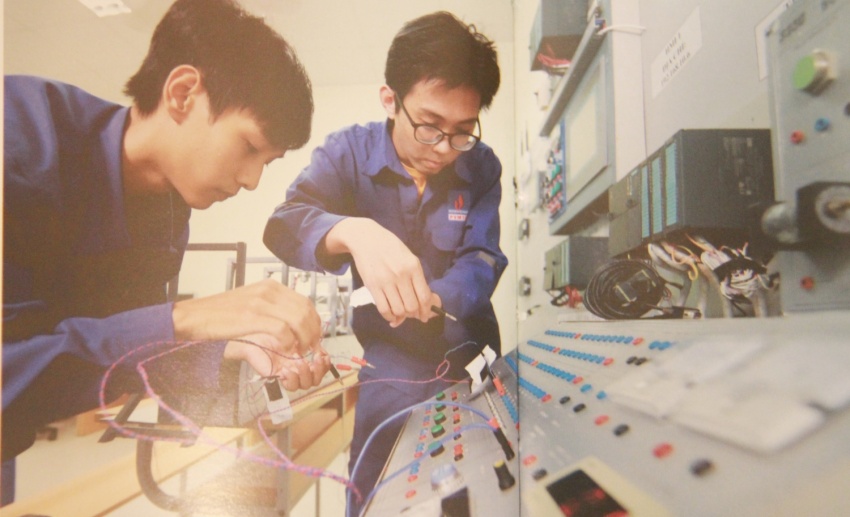 Thế hệ mở đường từ mái trường dầu khí đầu tiên Thế hệ mở đường từ mái trường dầu khí đầu tiên