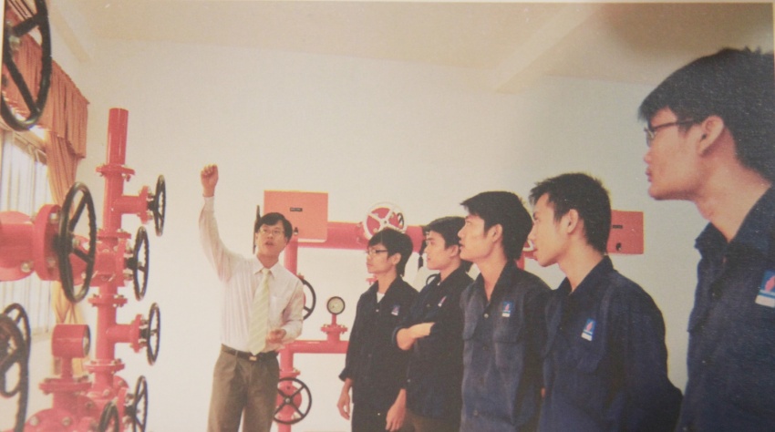 Thế hệ mở đường từ mái trường dầu khí đầu tiên Thế hệ mở đường từ mái trường dầu khí đầu tiên