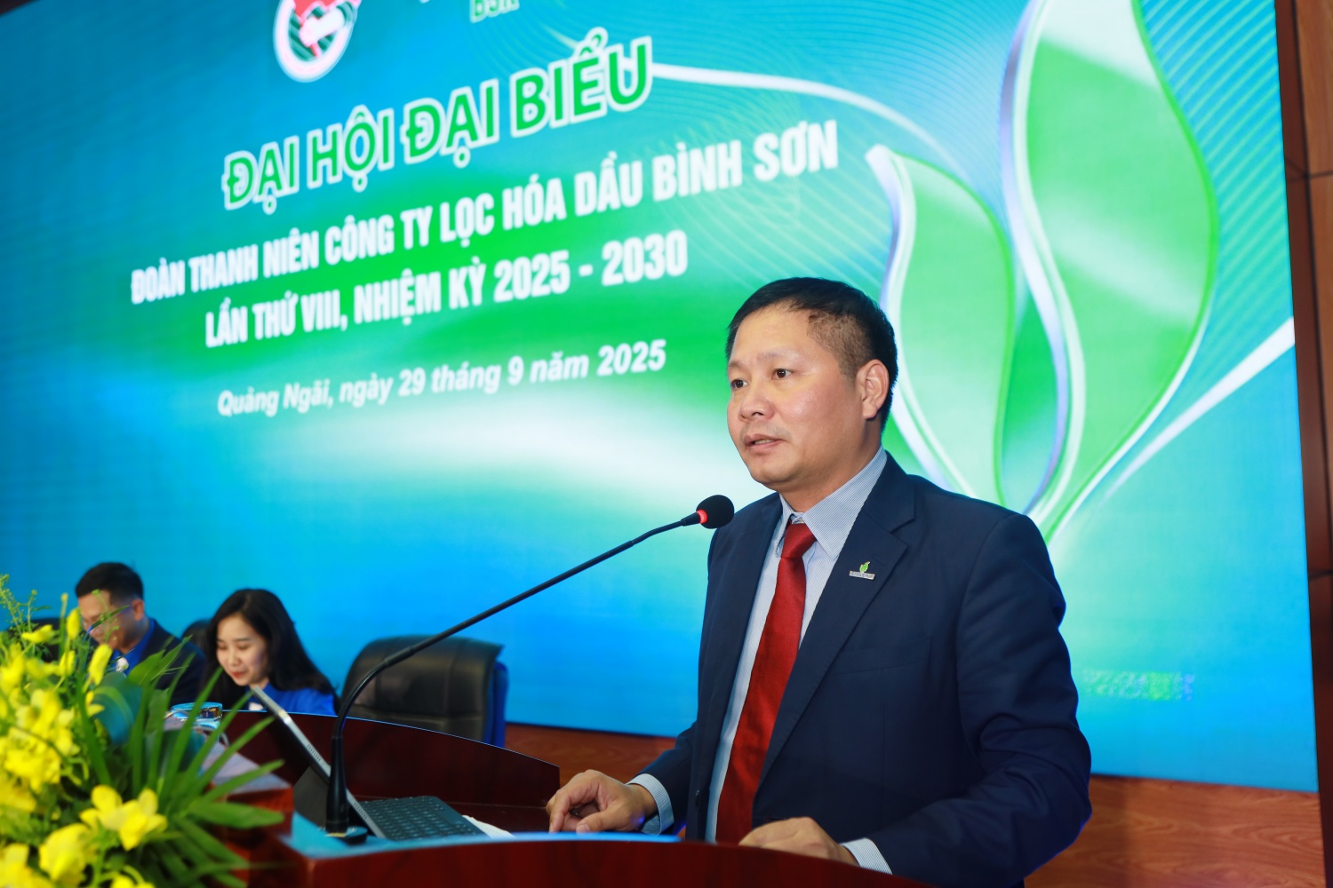 Đồng chí Bùi Ngọc Dương – Bí thư Đảng ủy, Chủ tịch HĐQT BSR phát biểu chỉ đạo, nhấn mạnh vai trò của Đoàn Thanh niên BSR trong các hoạt động và định hướng phát của BSR trong các giai đoạn tới. Đồng chí Bùi Ngọc Dương – Bí thư Đảng ủy, Chủ tịch HĐQT BSR phát biểu chỉ đạo, nhấn mạnh vai trò của Đoàn Thanh niên BSR trong các hoạt động và định hướng phát của BSR trong các giai đoạn tới.