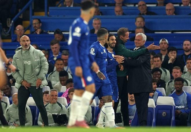 Sự trở lại của Mourinho và những khó khăn của Maresca ở Chelsea