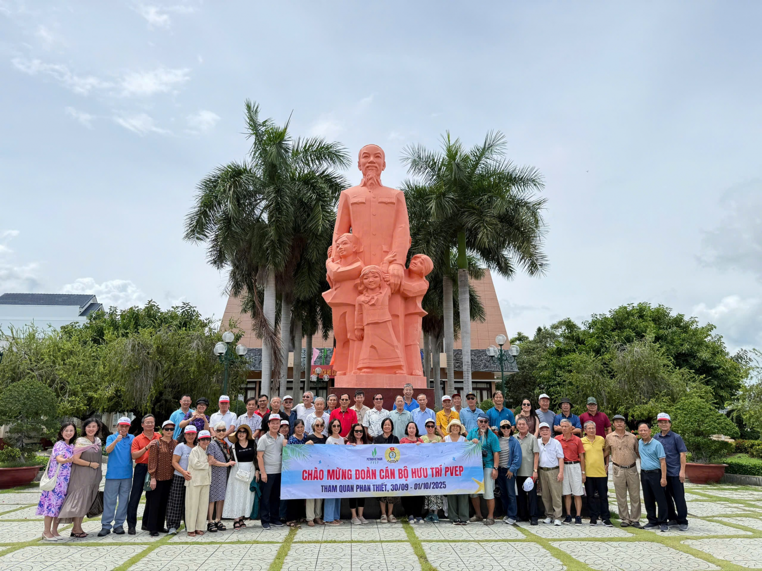 PVEP tổ chức gặp mặt cán bộ hưu trí nhân Ngày Quốc tế Người cao tuổi 1/10 PVEP tổ chức gặp mặt cán bộ hưu trí nhân Ngày Quốc tế Người cao tuổi 1/10