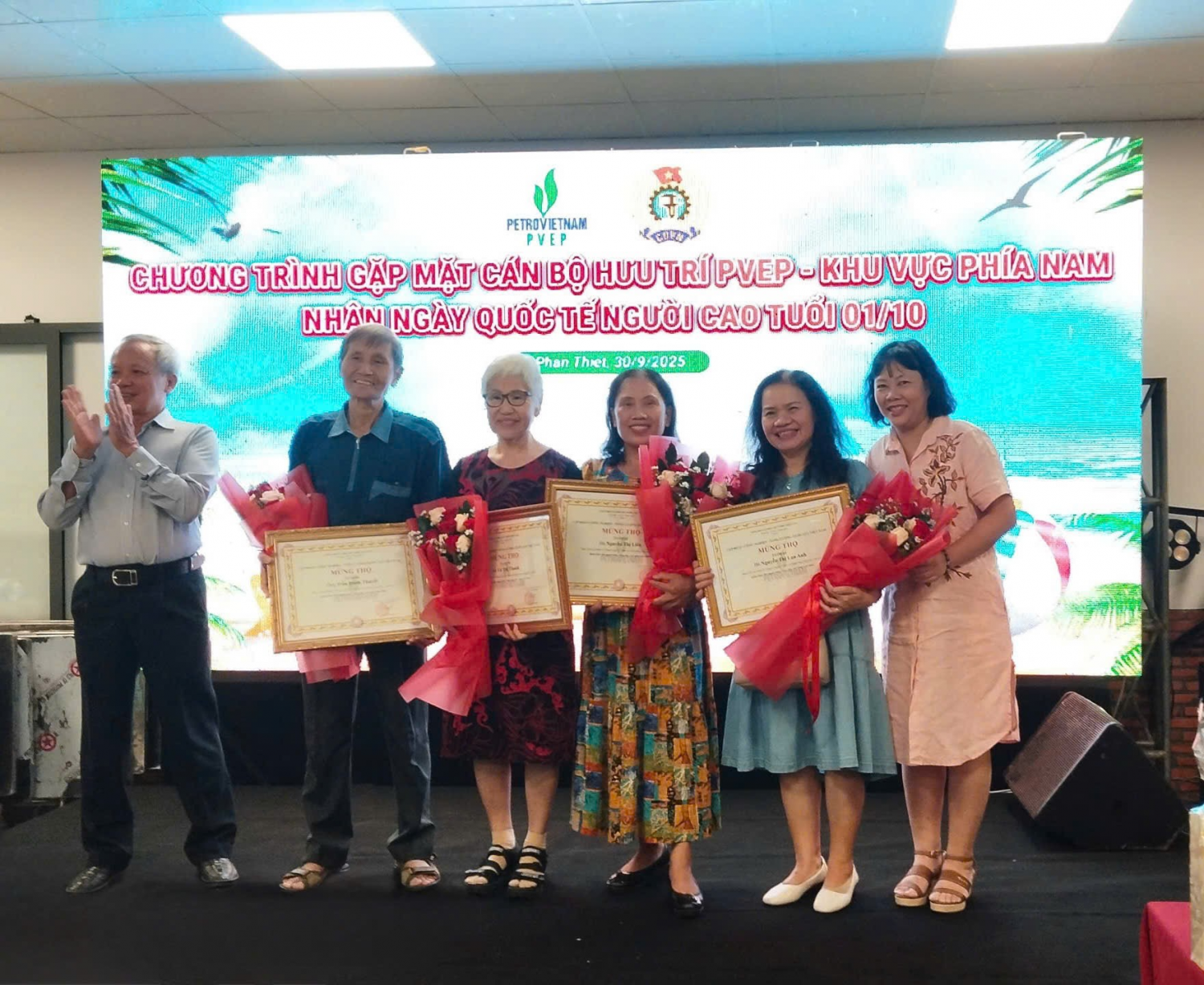 PVEP tổ chức gặp mặt cán bộ hưu trí nhân Ngày Quốc tế Người cao tuổi 1/10 PVEP tổ chức gặp mặt cán bộ hưu trí nhân Ngày Quốc tế Người cao tuổi 1/10