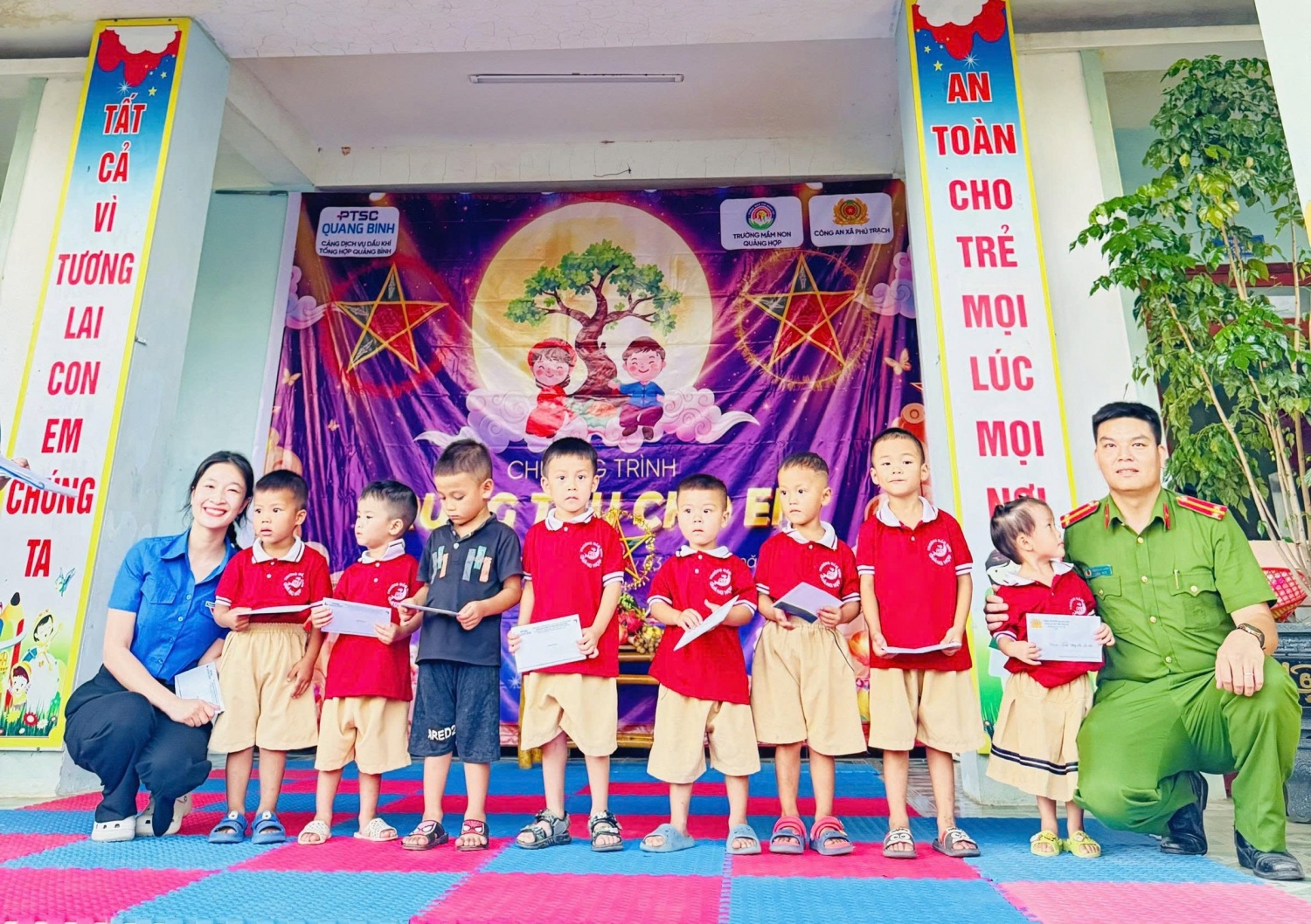 PTSC Quảng Bình mang Tết Trung thu yêu thương đến với trẻ thơ Cảng Dịch vụ Dầu khí Tổng hợp Quảng Bình, Chi đoàn PTSC Quảng Bình, PTSC Quảng Bình, Tết Trung thu, Trung thu cho em,