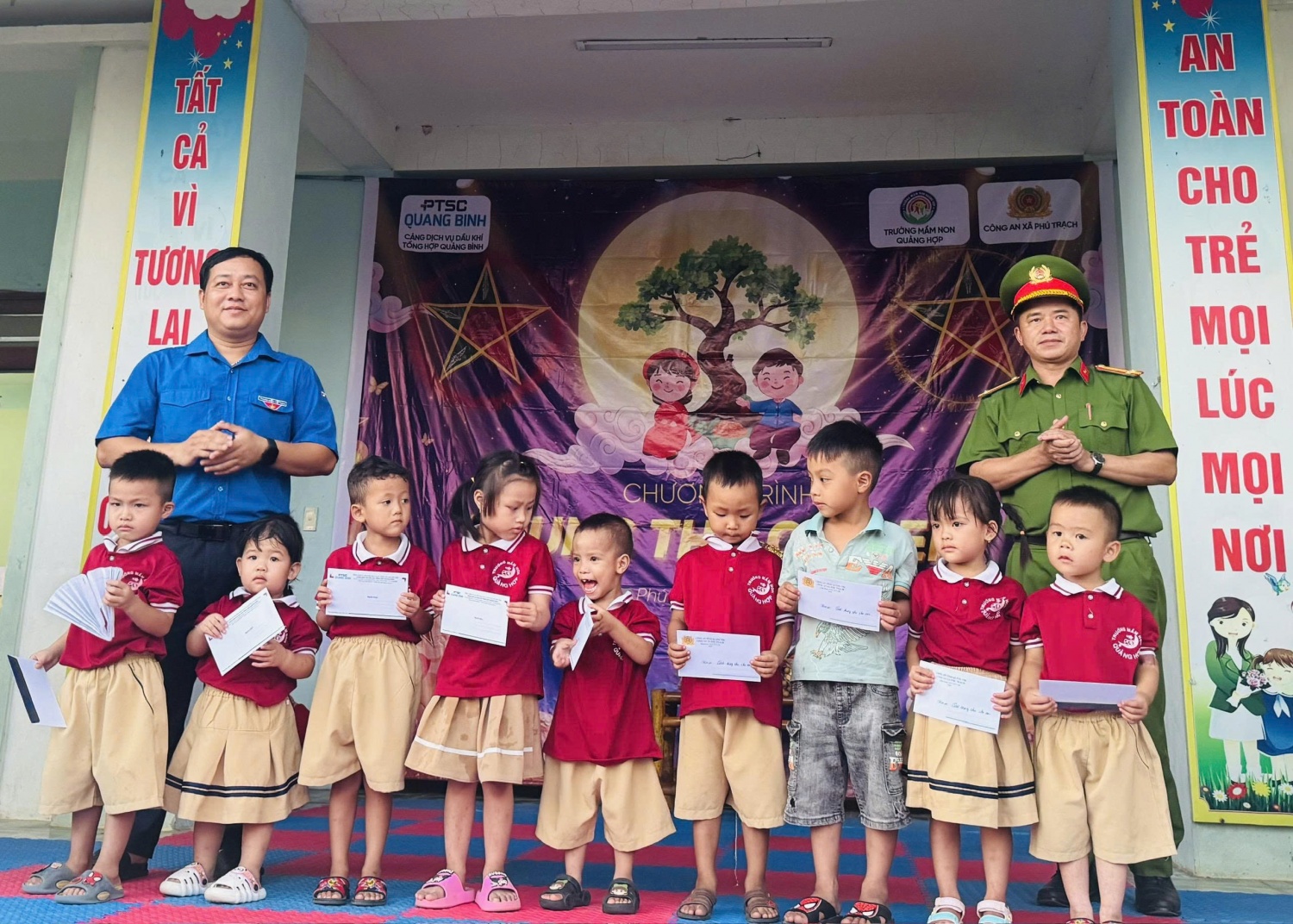 PTSC Quảng Bình mang Tết Trung thu yêu thương đến trẻ thơ Cảng Dịch vụ Dầu khí Tổng hợp Quảng Bình, Chi đoàn PTSC Quảng Bình, PTSC Quảng Bình, Tết Trung thu, Trung thu cho em,