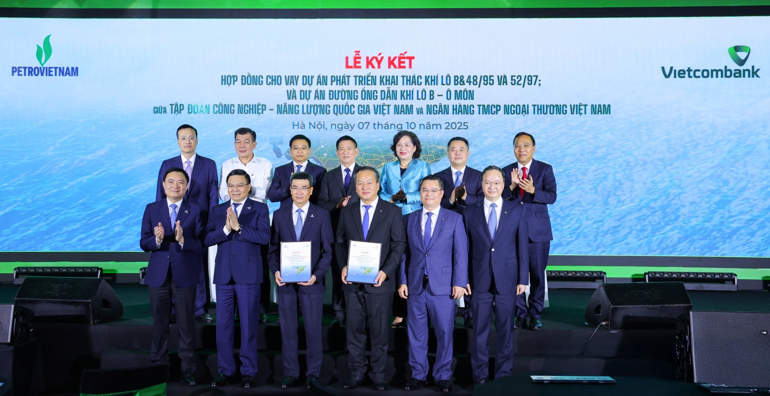 Petrovietnam và Vietcombank ký hợp đồng tín dụng lớn nhất ngành năng lượng chuỗi dự án Lô B Petrovietnam và Vietcombank ký hợp đồng tín dụng lớn nhất ngành năng lượng chuỗi dự án Lô B