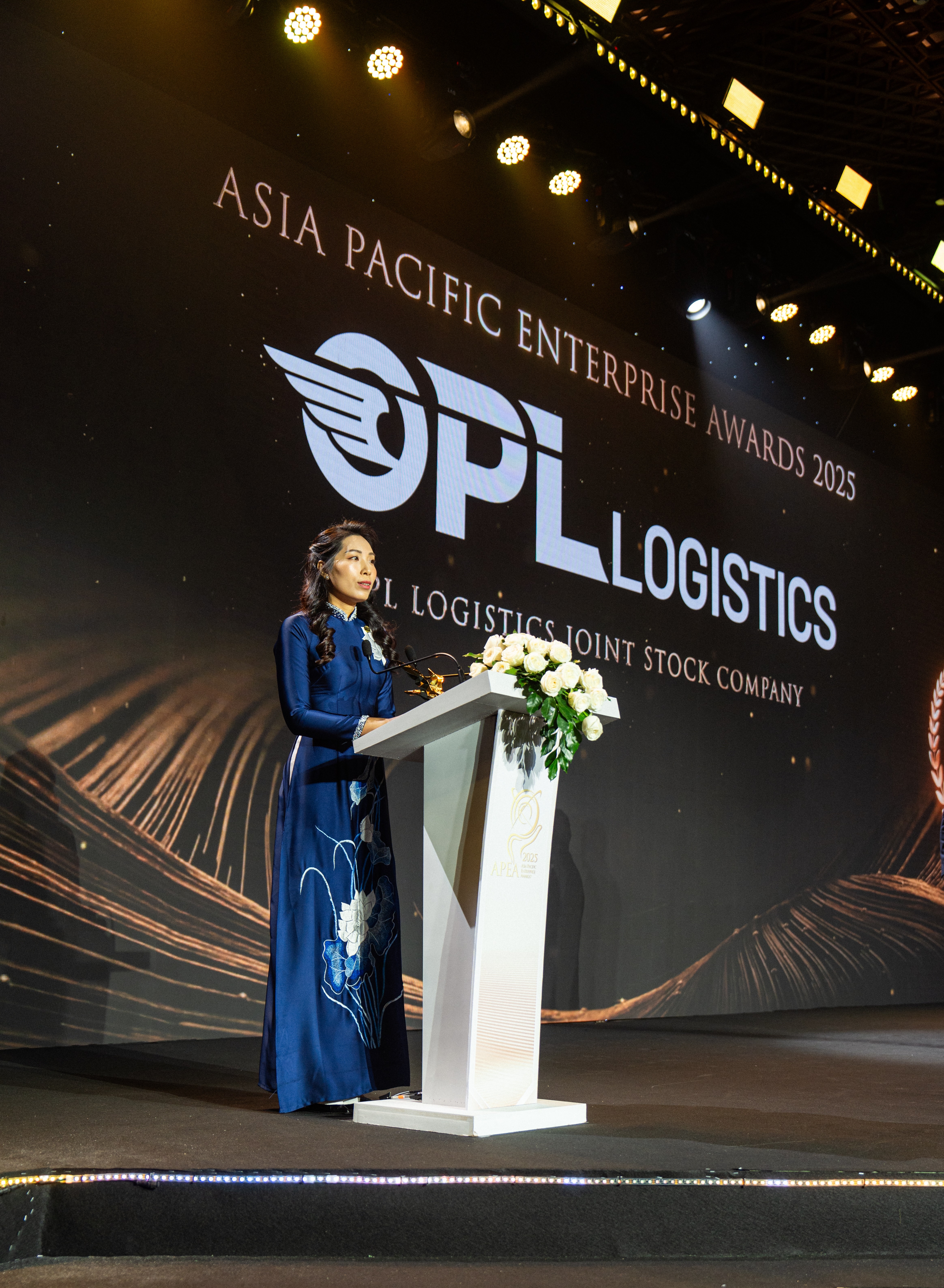 Bà Hoàng Thu Hiền – Phó Tổng Giám đốc OPL Logistics chia sẻ tại sự kiện