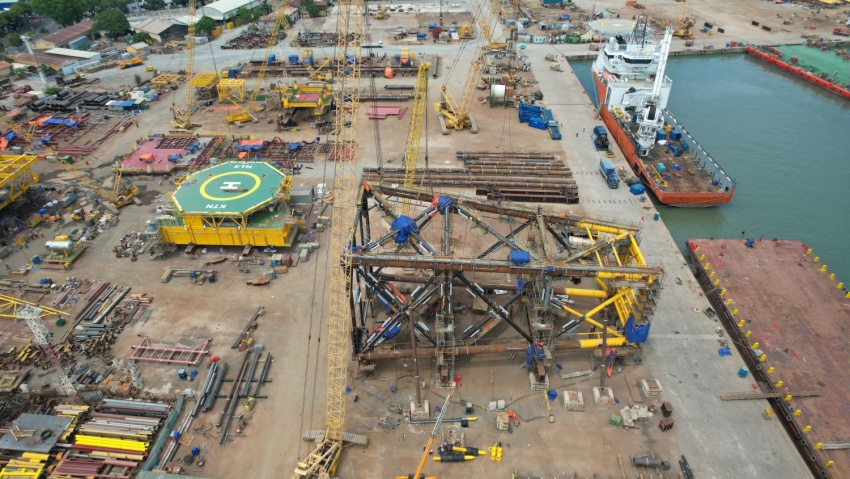 Vietsovpetro đón dòng dầu thương mai từ giàn BK-24, vượt kế hoạch gần 2 tháng Vietsovpetro đón dòng dầu thương mại đầu tiên từ giàn BK-24, vượt kế hoạch gần 2 tháng