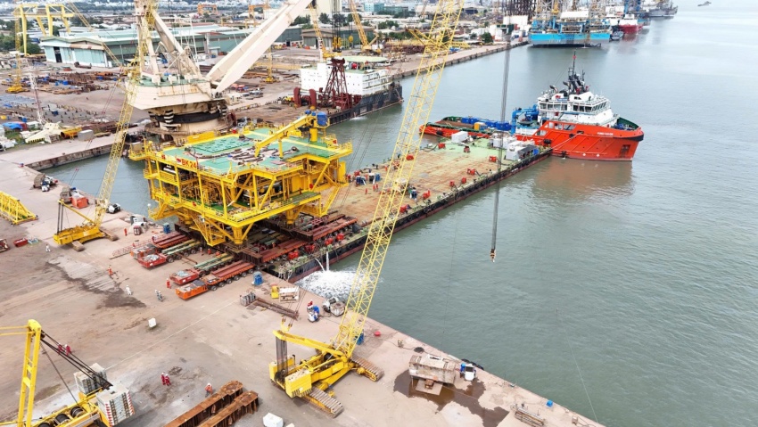 Vietsovpetro đón dòng dầu thương mai từ giàn BK-24, vượt kế hoạch gần 2 tháng Vietsovpetro đón dòng dầu thương mại đầu tiên từ giàn BK-24, vượt kế hoạch gần 2 tháng