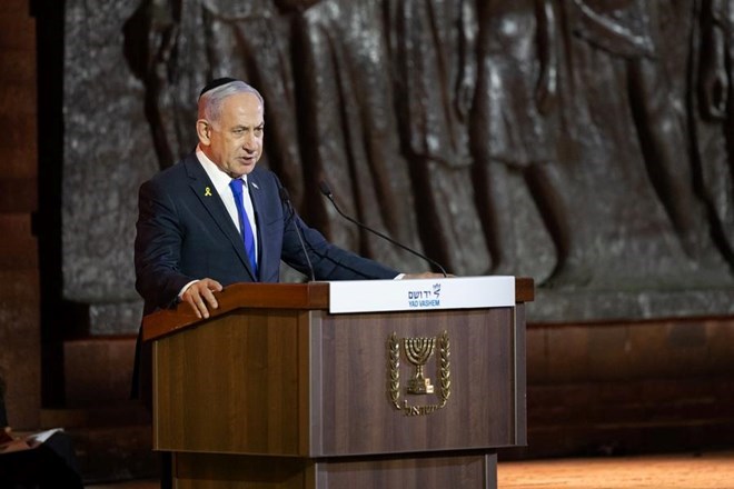 Thủ tướng Israel xin rời phiên tòa cáo buộc tham nhũng vì bị cảm lạnh
