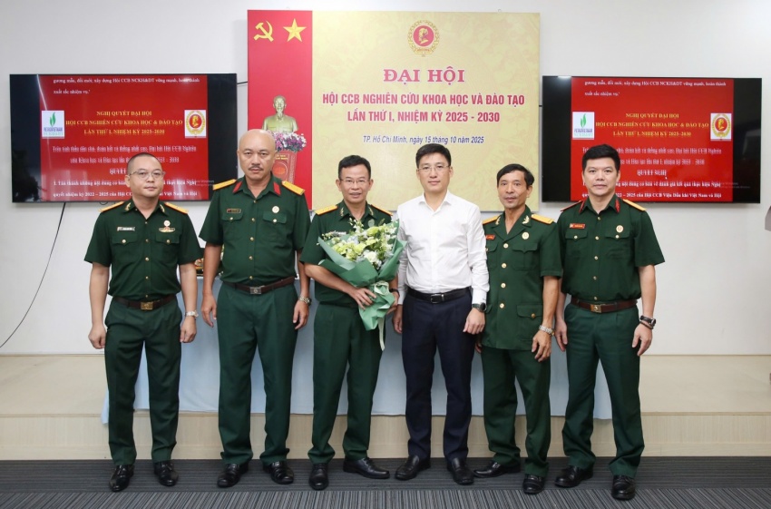 Đại hội Hội cựu chiến binh NCKH&ĐT lần thứ I: Phát huy bản lĩnh “Bộ Đội Cụ Hồ” trên mặt trận tri thức. Đại hội Hội cựu chiến binh NCKH&ĐT lần thứ I: Phát huy bản lĩnh “Bộ Đội Cụ Hồ” trên mặt trận tri thức.