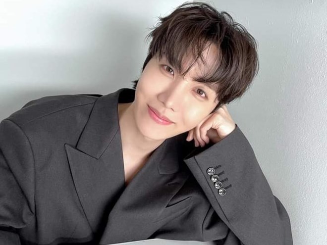 J-Hope BTS góp giọng trong ca khúc mới của Le Sserafim