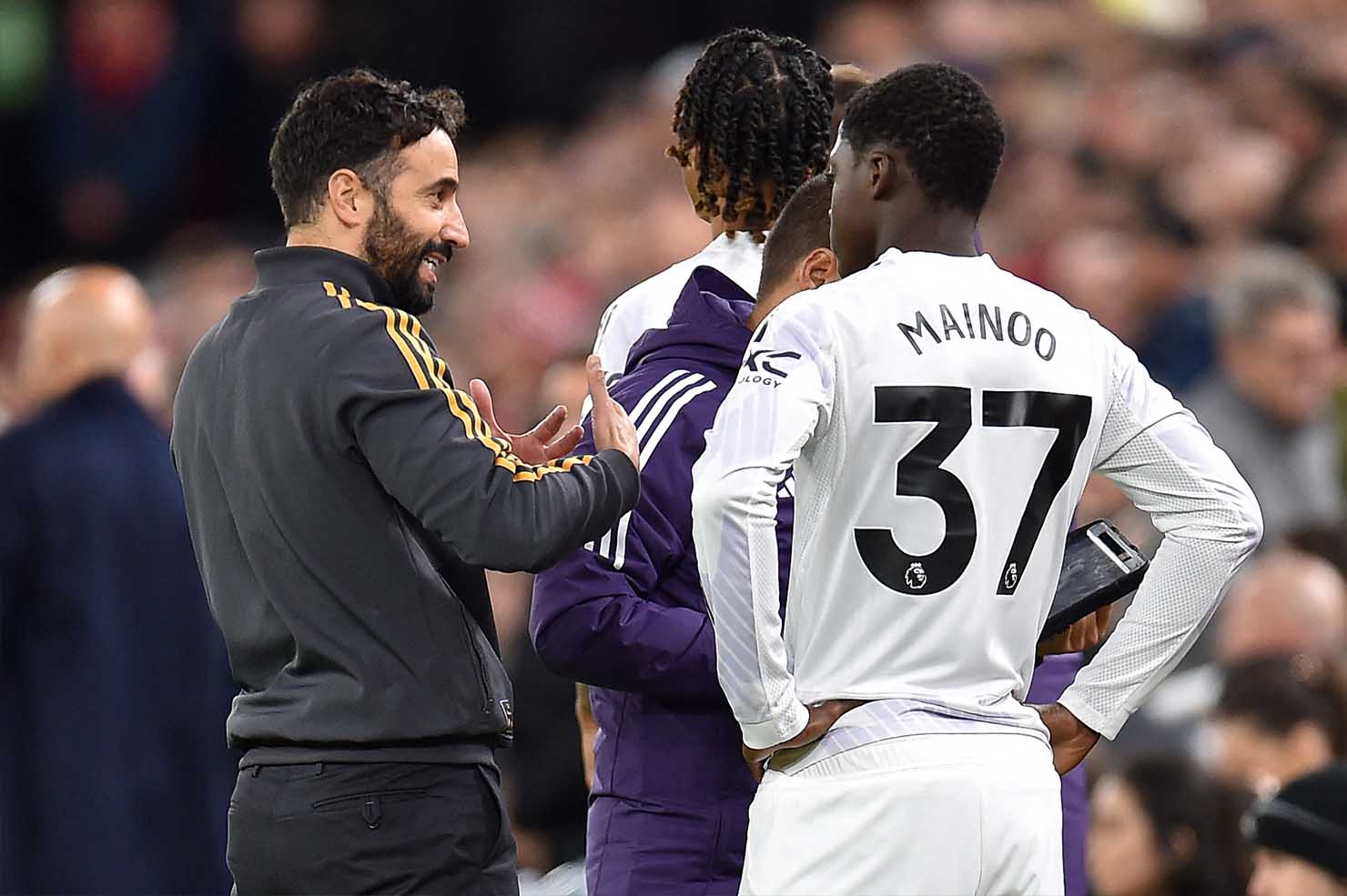 Ruben Amorim mạnh dạn thay đổi trên bộ khung 3-4-3 và đã thành công. Ảnh: AFP