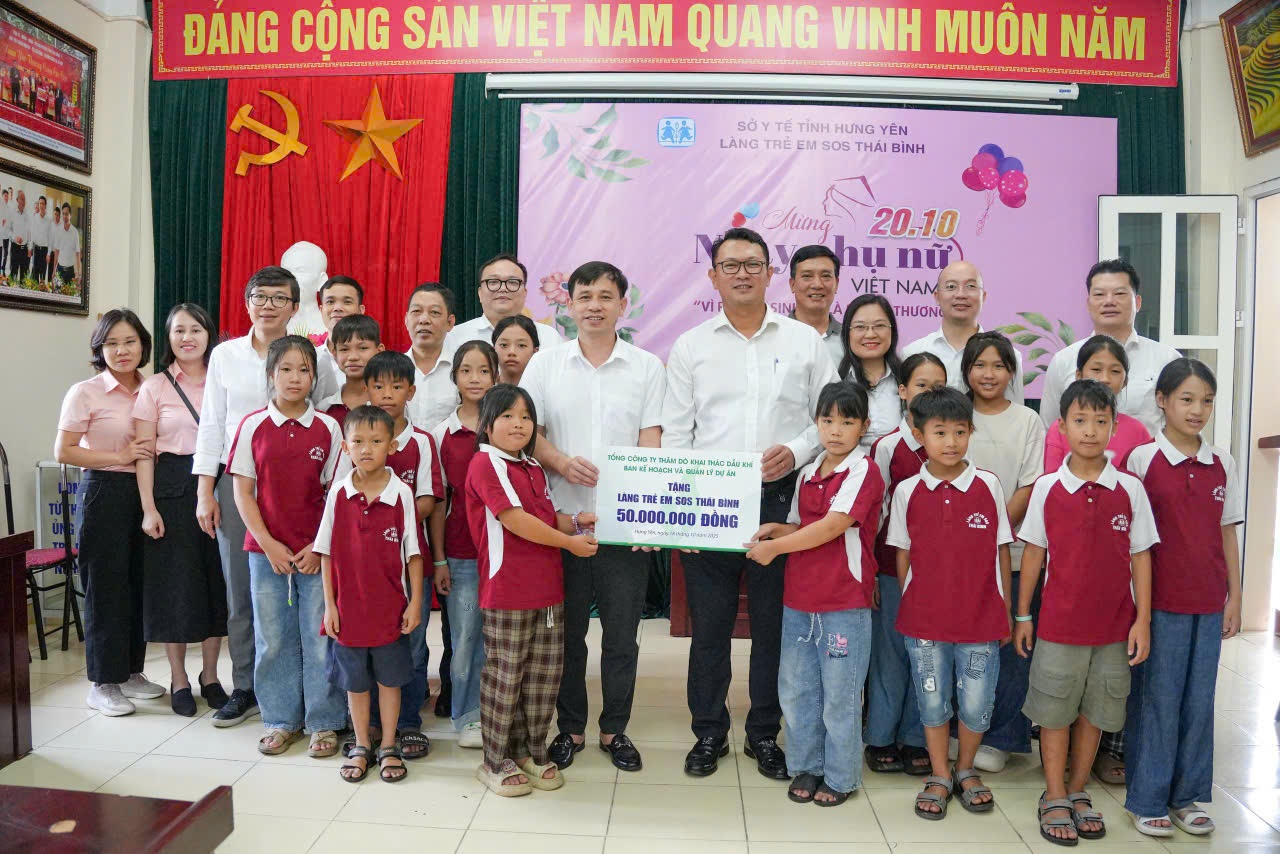 Chi bộ Kế hoạch và Quản lý Dự án PVEP tổ chức sinh hoạt chuyên đề và nhiều hoạt động ý nghĩa tại Hưng Yên Chi bộ Kế hoạch và Quản lý Dự án PVEP tổ chức sinh hoạt chuyên đề và nhiều hoạt động ý nghĩa tại Hưng Yên