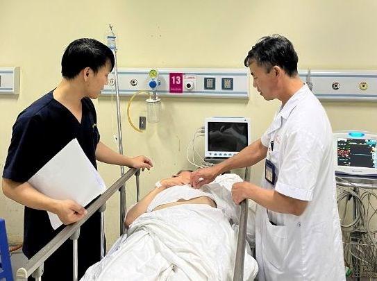 Cử tri kiến nghị nhanh chóng sửa đổi chính sách phụ cấp với cán bộ, nhân viên y tế