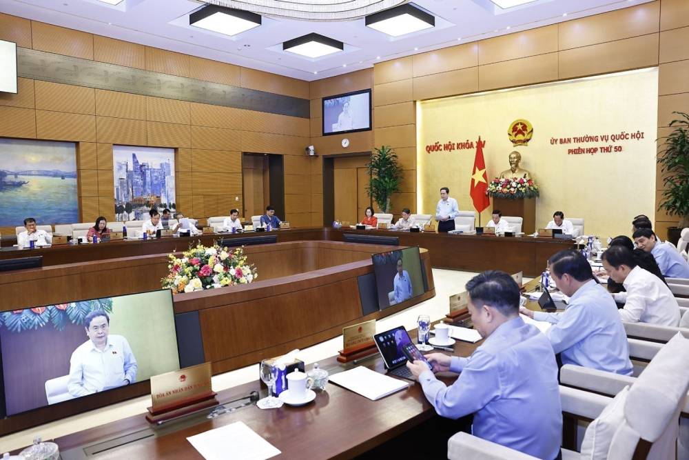 Chiều 8.10.2025, tại Nhà Quốc hội, Chủ tịch Quốc hội Trần Thanh Mẫn phát biểu khai mạc Phiên họp thứ 50 của Uỷ ban Thường vụ Quốc hội với các nội dung: Cho ý kiến về dự án Luật Báo chí (sửa đổi), dự án Luật Dân số và dự án Luật Phòng bệnh. Ảnh: Doãn Tấn/ TTXVN