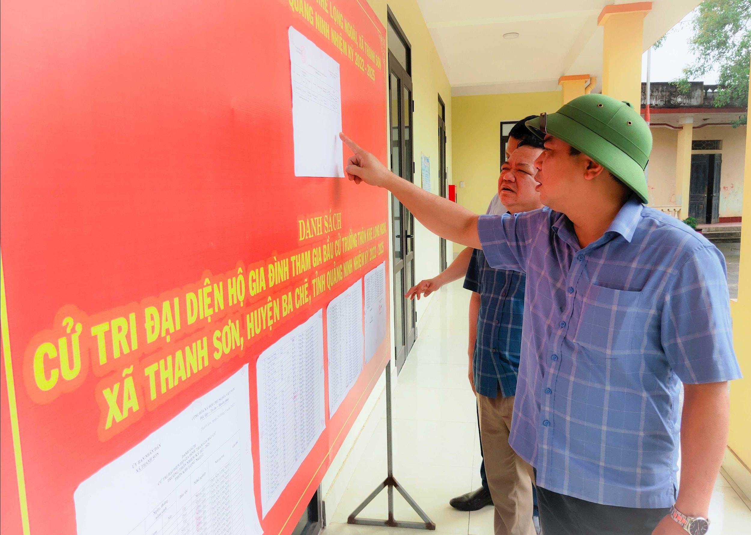 Trưởng thôn là người hoạt động không chuyên trách ở thôn, làng, ấp, bản, buôn, bon, phum, sóc… (gọi chung là thôn). Đây là đơn vi hành chính được tổ chức ở dưới xã. (Ảnh minh hoa