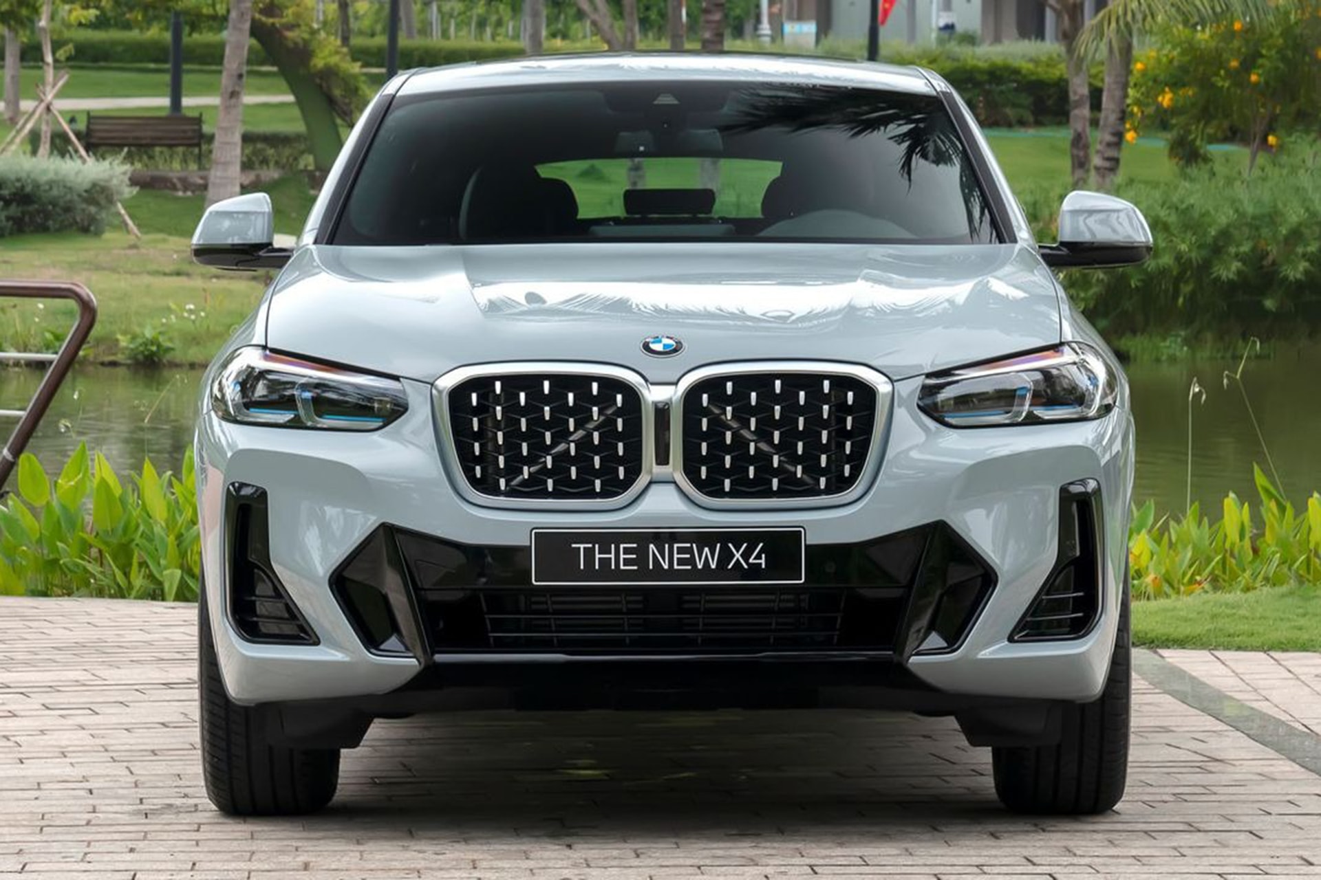 Mẫu xe BMW X4 M Sport sản xuất năm 2023 - Ảnh: Thaco Auto