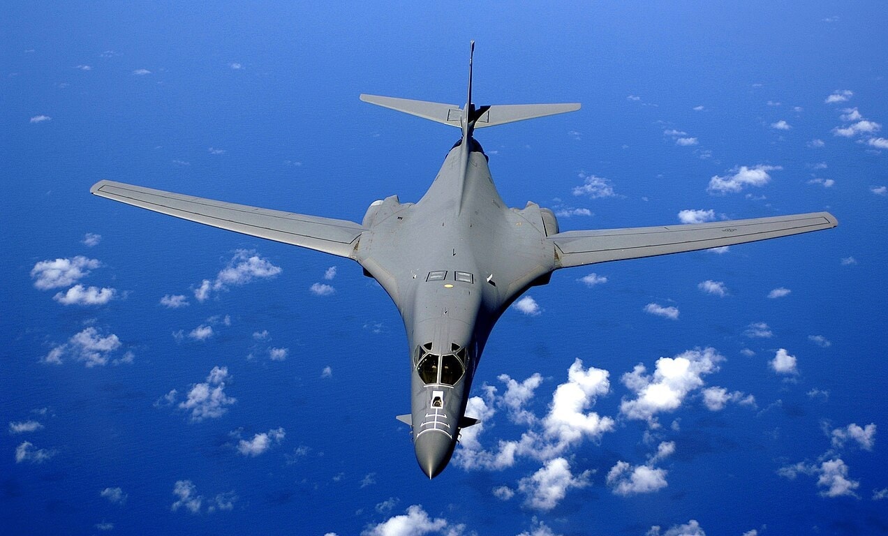 may bay B-1