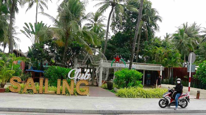 Địa phương đã thu hồi hơn 2.369m² đất của nhà hàng Sailing Club Nha Trang. Ảnh: Hữu Long