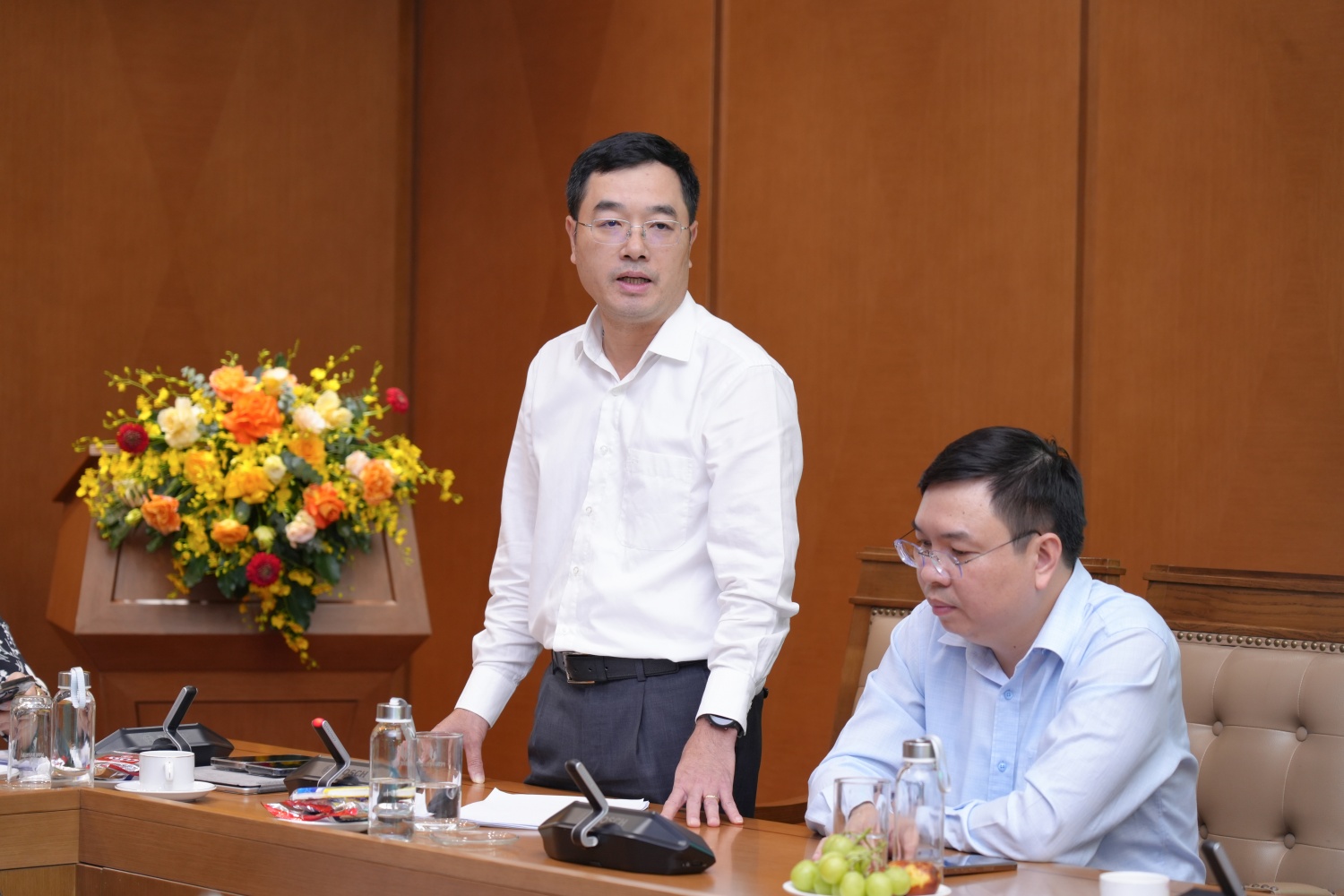 Đồng chí Trịnh Việt Thắng - Bí thư Chi bộ, Trưởng Ban Quản lý Hợp đồng Dầu khí và Phát triển Dự án E&P phát biểu chỉ đạo tại Đại hội. Đồng chí Trịnh Việt Thắng - Bí thư Chi bộ, Trưởng Ban Quản lý Hợp đồng Dầu khí và Phát triển Dự án E&P phát biểu chỉ đạo tại Đại hội.