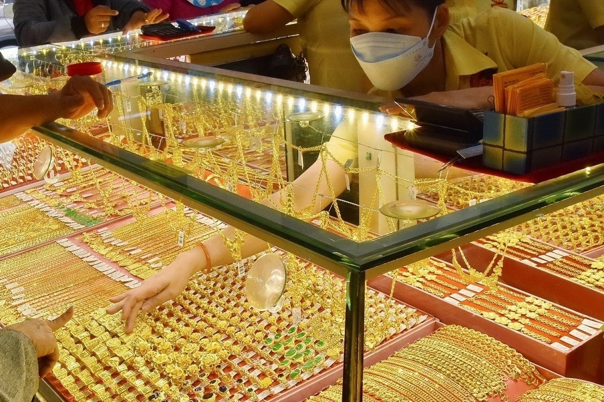 Giá vàng tối nay 27 10 2025 Giá vàng thế giới, vàng SJC, BTMC, PNJ, Mi Hồng, vàng nhẫn mới nhất