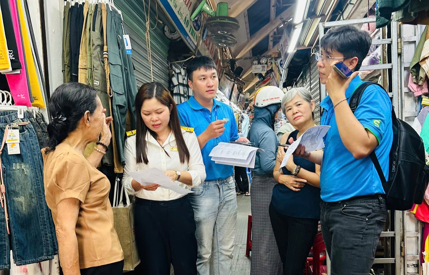 T&iacute;nh đến hết qu&yacute; III/2025, thu ng&acirc;n s&aacute;ch từ hộ, c&aacute; nh&acirc;n kinh doanh được hơn 8.092 tỷ đồng, bằng 73,38% dự to&aacute;n, tăng 33% so với c&ugrave;ng kỳ. Ảnh: TL