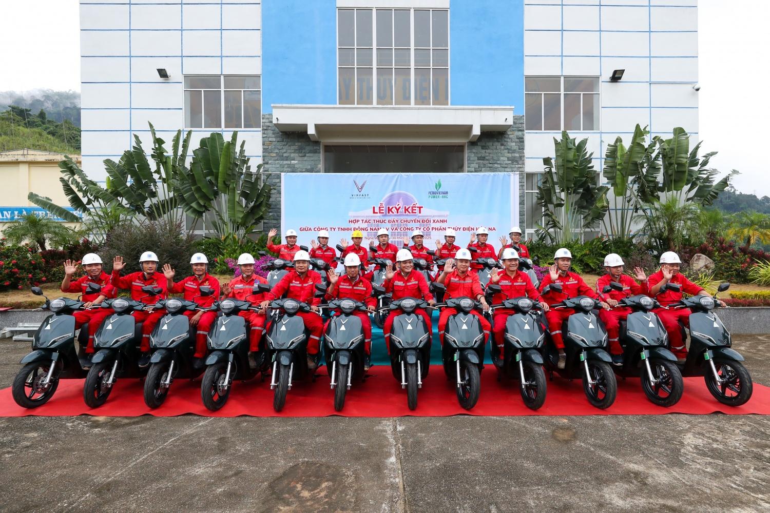 Thủy điện Hủa Na hợp tác cùng Vinfast nỗ lực thúc đẩy chuyển đổi năng lượng xanh Thủy điện Hủa Na hợp tác cùng Vinfast nỗ lực thúc đẩy chuyển đổi năng lượng xanh